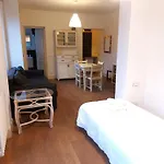 Leone Apartment